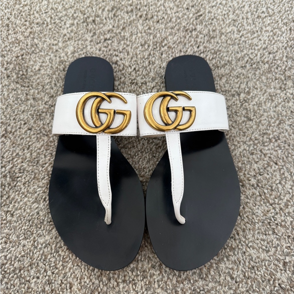 GUCCI Flip flops
